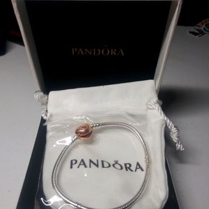 Gold Pandora Heart Bracelet NWT in gift box